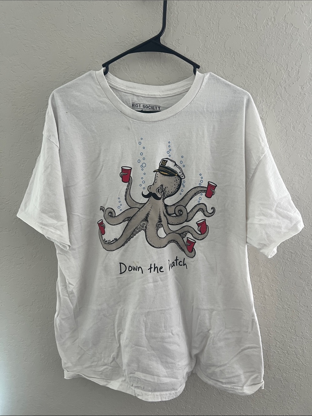 riot society White T-Shirt with Black Palm Graphic